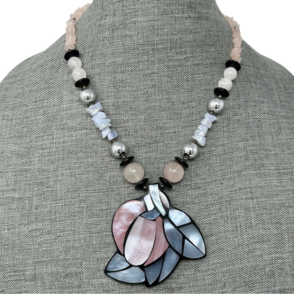 Lee Sands Vintage Peach Stone & Mother of Pearl Necklace